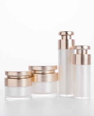 Glass jars with lids: cosmetic revolution or environmental danger